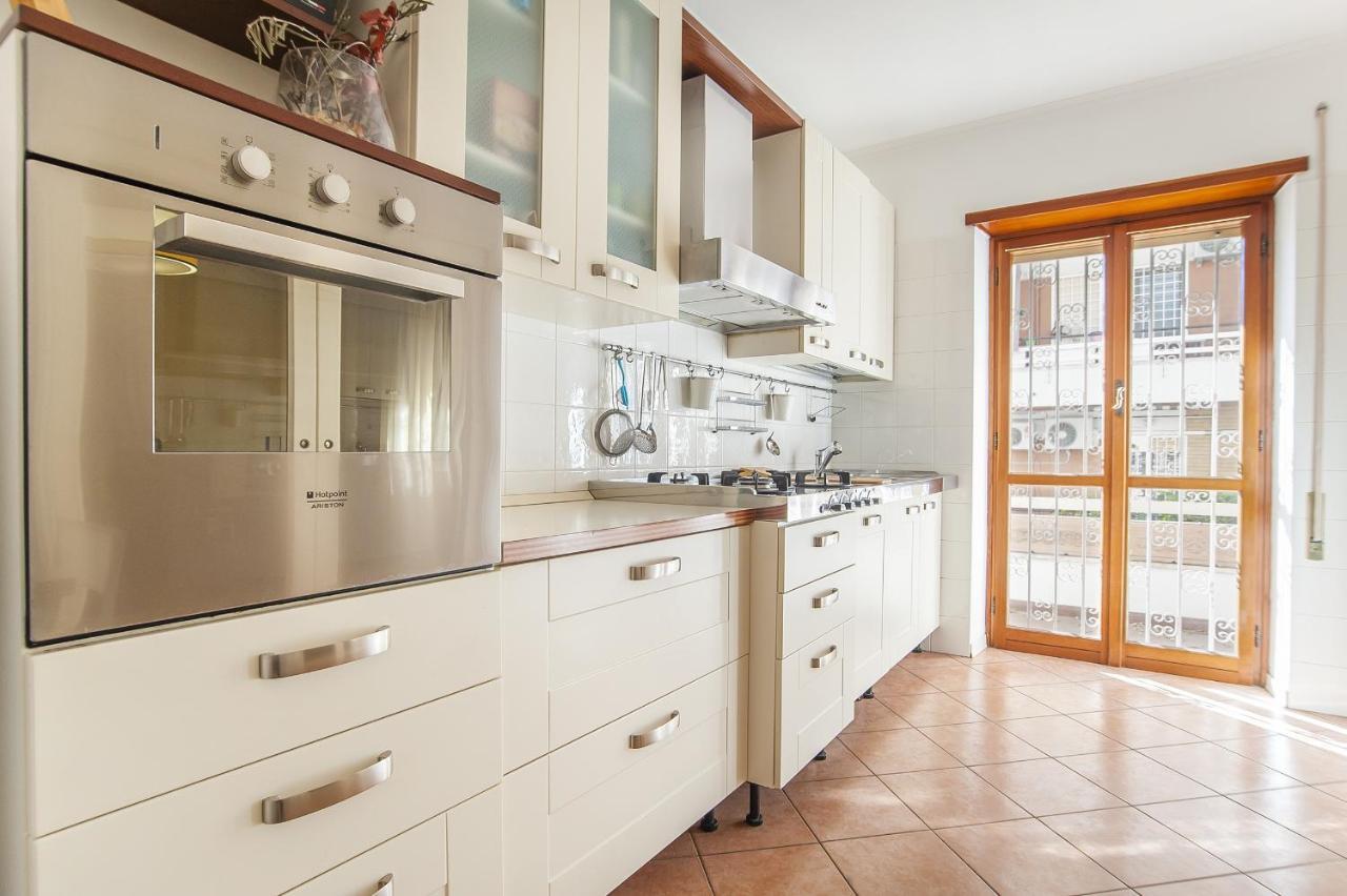 Eur Luminous And Large Family Terrace Apartment Rome Exterior photo